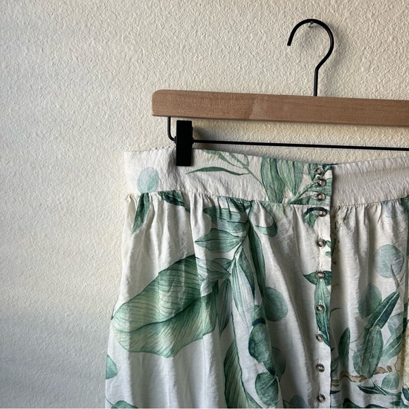 H&M Tropical Maxi Skirt with Buttons - Picture 11 of 11